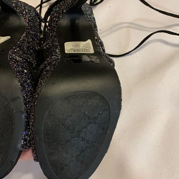 Cupid Size 8.5 Lace up the leg 5 inch open toe heels. - Picture 5 of 9